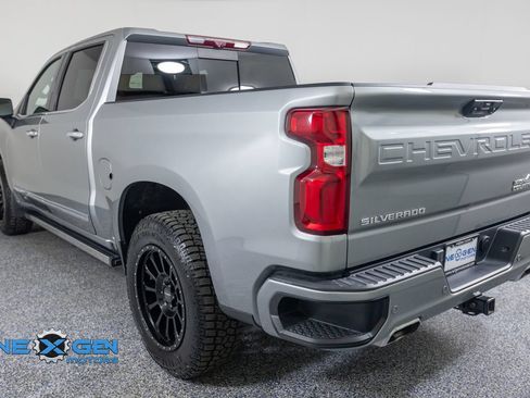 Used 2025 Chevrolet Silverado 1500 High Country w/ Technology Package AWD/4WD image 5