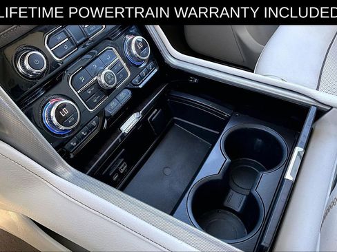 Used 2021 GMC Yukon XL Denali w/ Denali Premium Package image 18