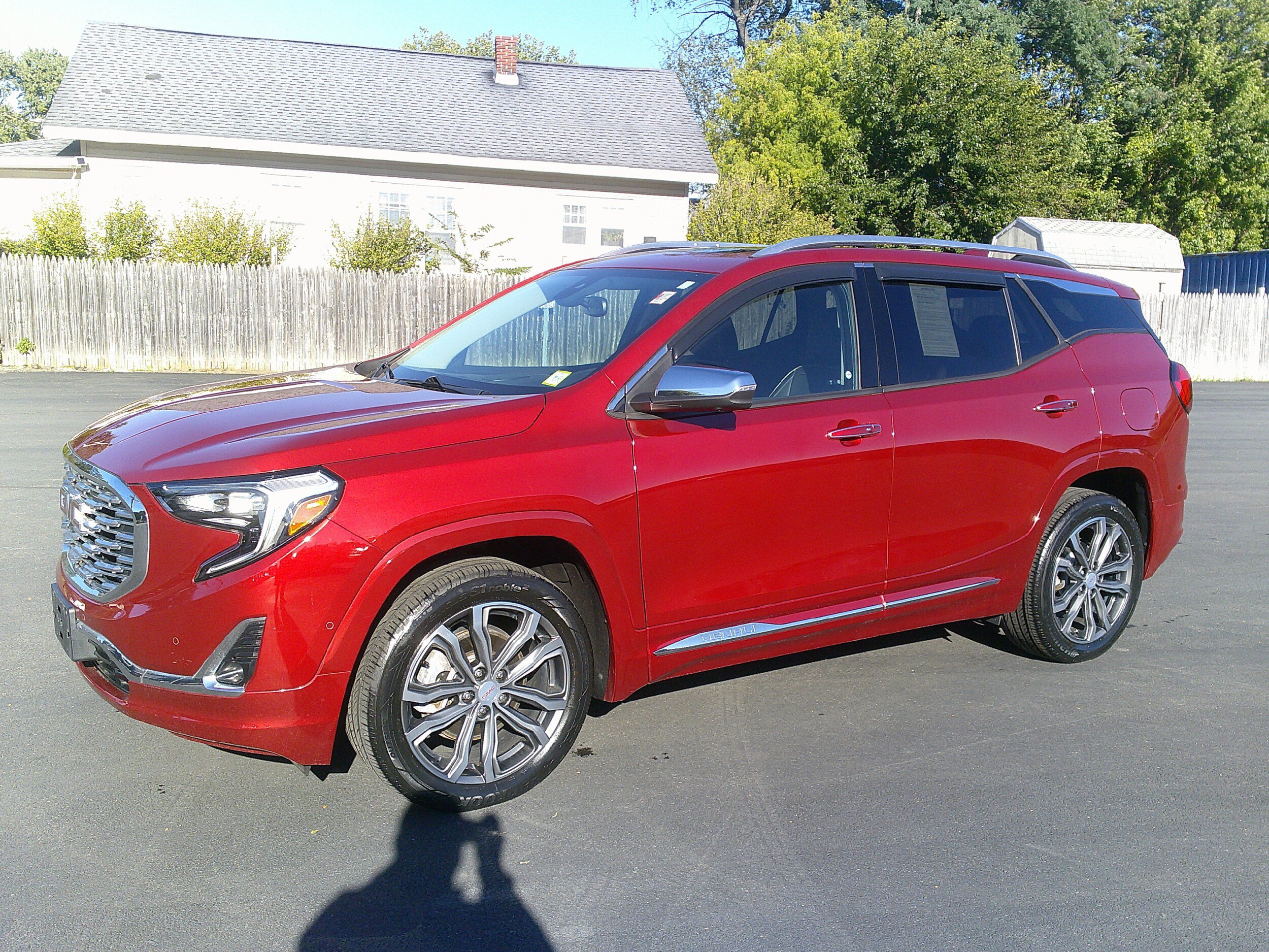 Used 2020 GMC Terrain Denali w/ Denali Premium Package AWD/4WD image 13