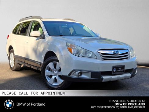 Used 2011 Subaru Outback 2.5i Limited AWD/4WD image 1