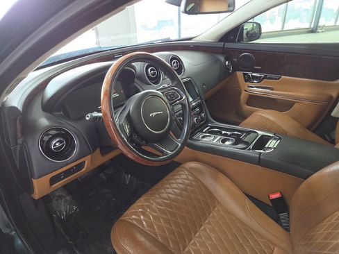 Used 2016 Jaguar XJ L Portfolio image 16