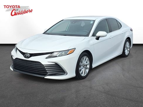 Used 2021 Toyota Camry LE w/ Convenience Package image 1