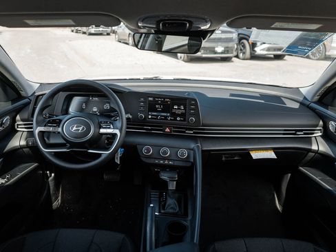 New 2026 Hyundai Elantra SE FWD image 11