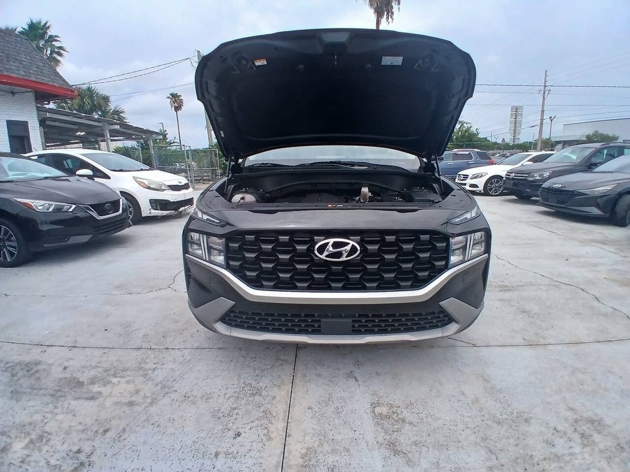 Used 2022 Hyundai Santa Fe SE w/ Cargo Package FWD image 2