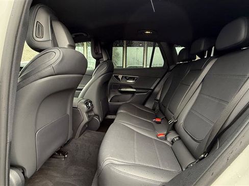 Used 2024 Mercedes-Benz GLC 300 4MATIC image 15
