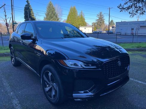 Used 2024 Jaguar F-PACE R-Dynamic S image 1