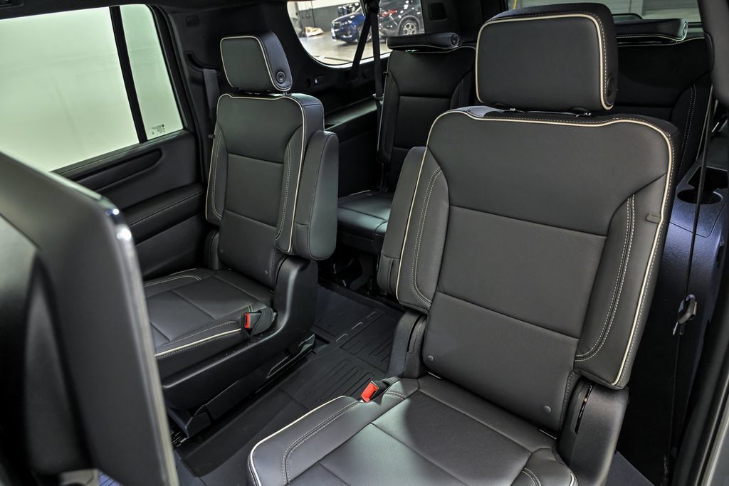 New 2026 GMC Yukon XL Elevation w/ Elevation Premium Package AWD/4WD image 11