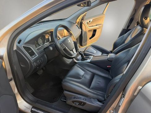 Used 2014 Volvo XC60 3.2 w/ Climate Package AWD/4WD image 12