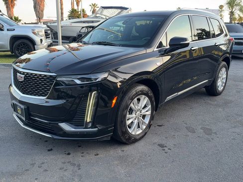 Used 2024 Cadillac XT6 Luxury image 3