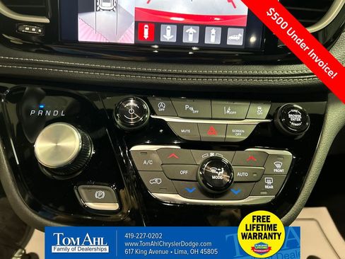 New 2026 Chrysler Pacifica Select image 17