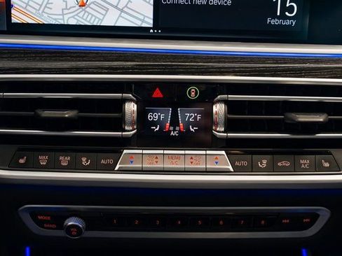 Used 2022 BMW X7 M50i w/ Cold Weather Package image 13