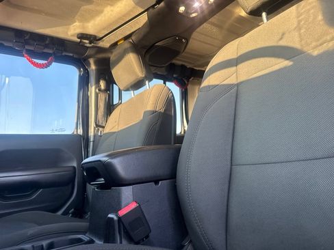 Used 2019 Jeep Wrangler Unlimited Sport S AWD/4WD image 36