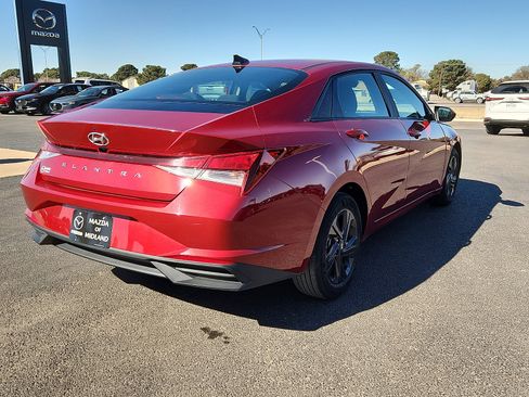 Used 2023 Hyundai Elantra SEL image 7