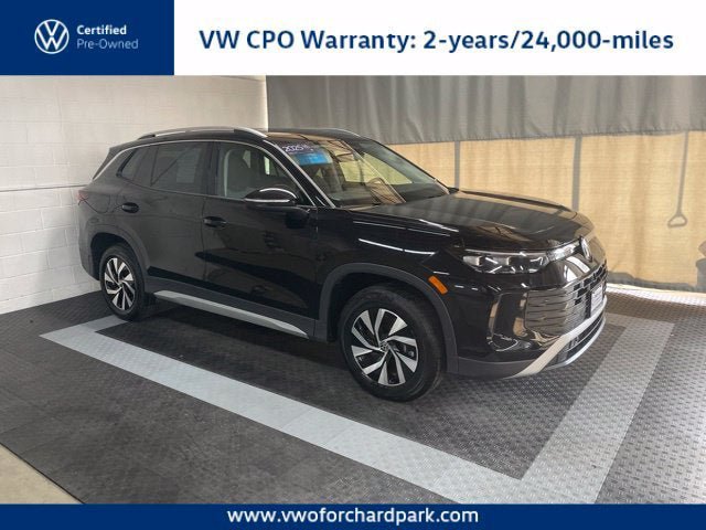 Certified 2025 Volkswagen Tiguan S AWD/4WD image 1