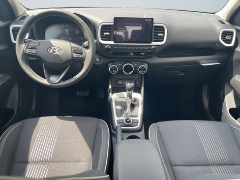 New 2025 Hyundai Venue Limited image 11