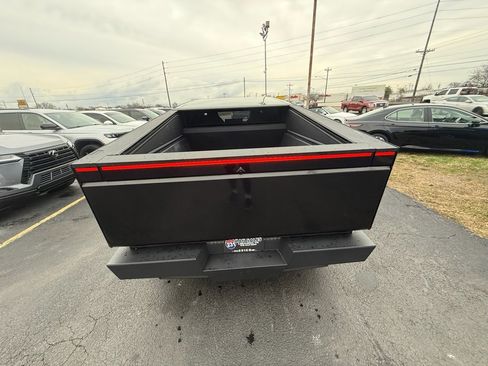 Used 2025 Tesla Cybertruck AWD Crew Cab image 4