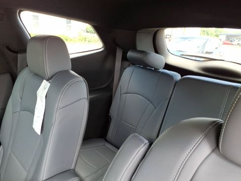 Used 2023 Buick Enclave Essence FWD image 10