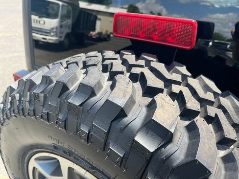Used 2014 Jeep Wrangler Unlimited Rubicon w/ Connectivity Group AWD/4WD image 23