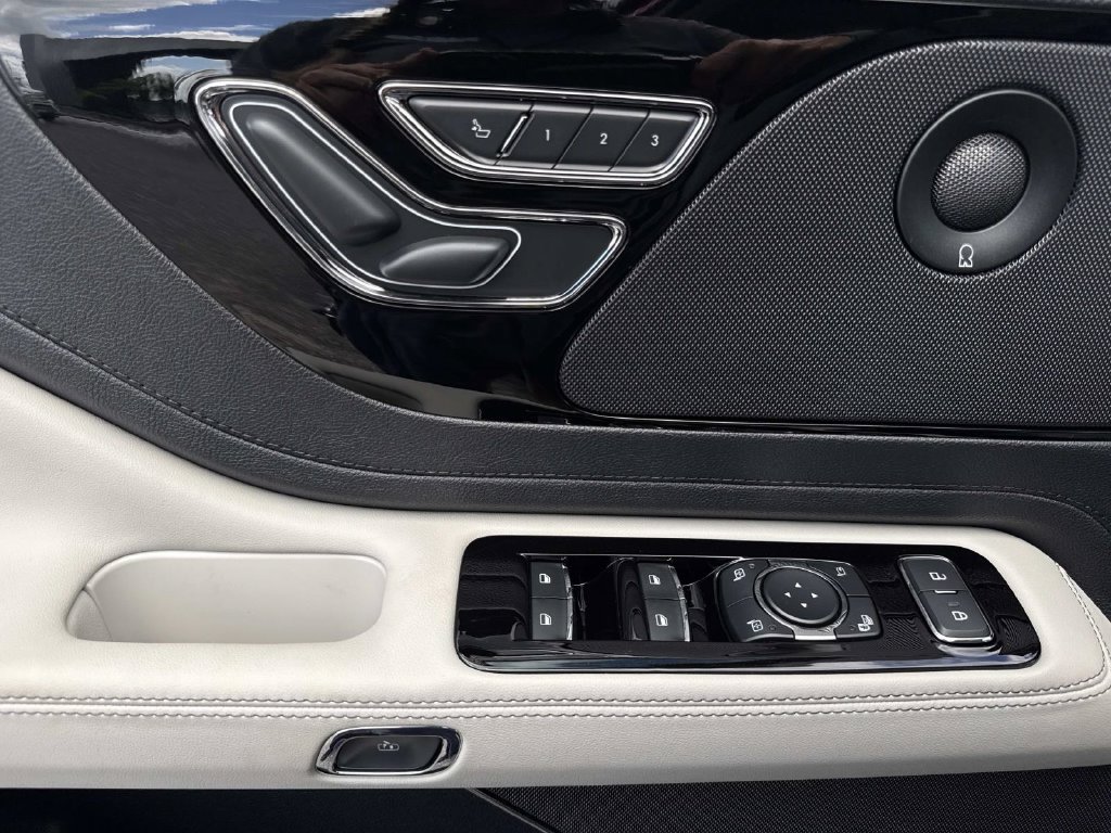 New 2027 Lincoln Aviator 2WD image 20