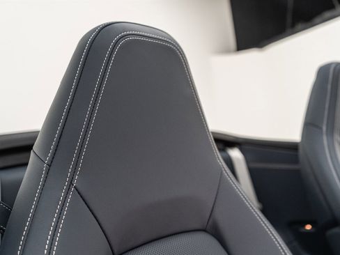 Used 2025 Porsche 911 Carrera w/ Premium Package image 45