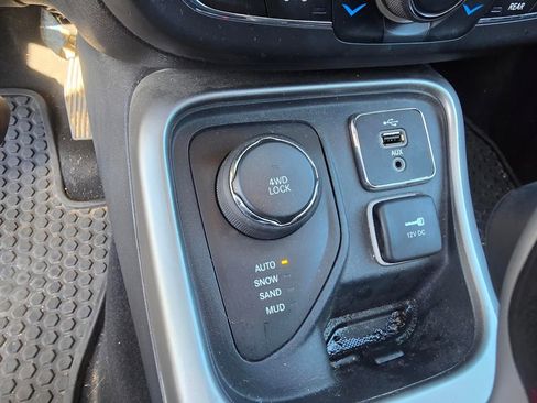 Used 2018 Jeep Compass Latitude w/ Popular Equipment Group image 20