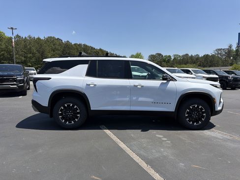 New 2026 Chevrolet Traverse Z71 w/ Enhanced Driving Package image 4