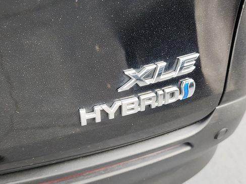 Certified 2023 Toyota Sienna XLE image 27