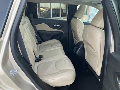 Used 2015 Jeep Cherokee Limited w/ Luxury Group image 15