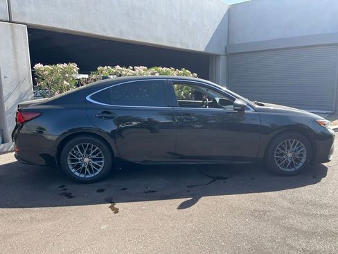 Used 2018 Lexus ES 350 w/ Navigation System Package FWD image 3