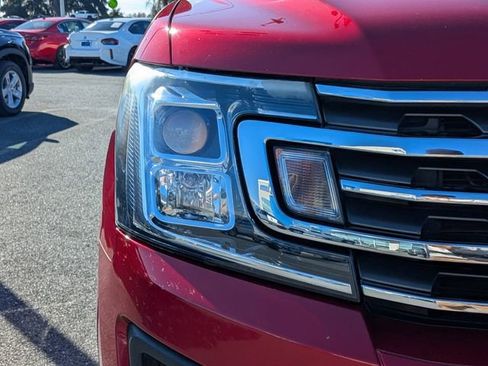Used 2020 Ford Expedition XLT w/ Equipment Group 202A image 8