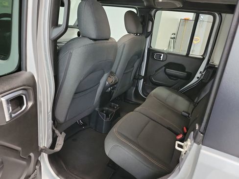 Used 2024 Jeep Wrangler Sport S image 23