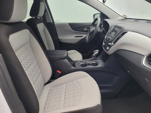 Used 2022 Chevrolet Equinox LS image 21