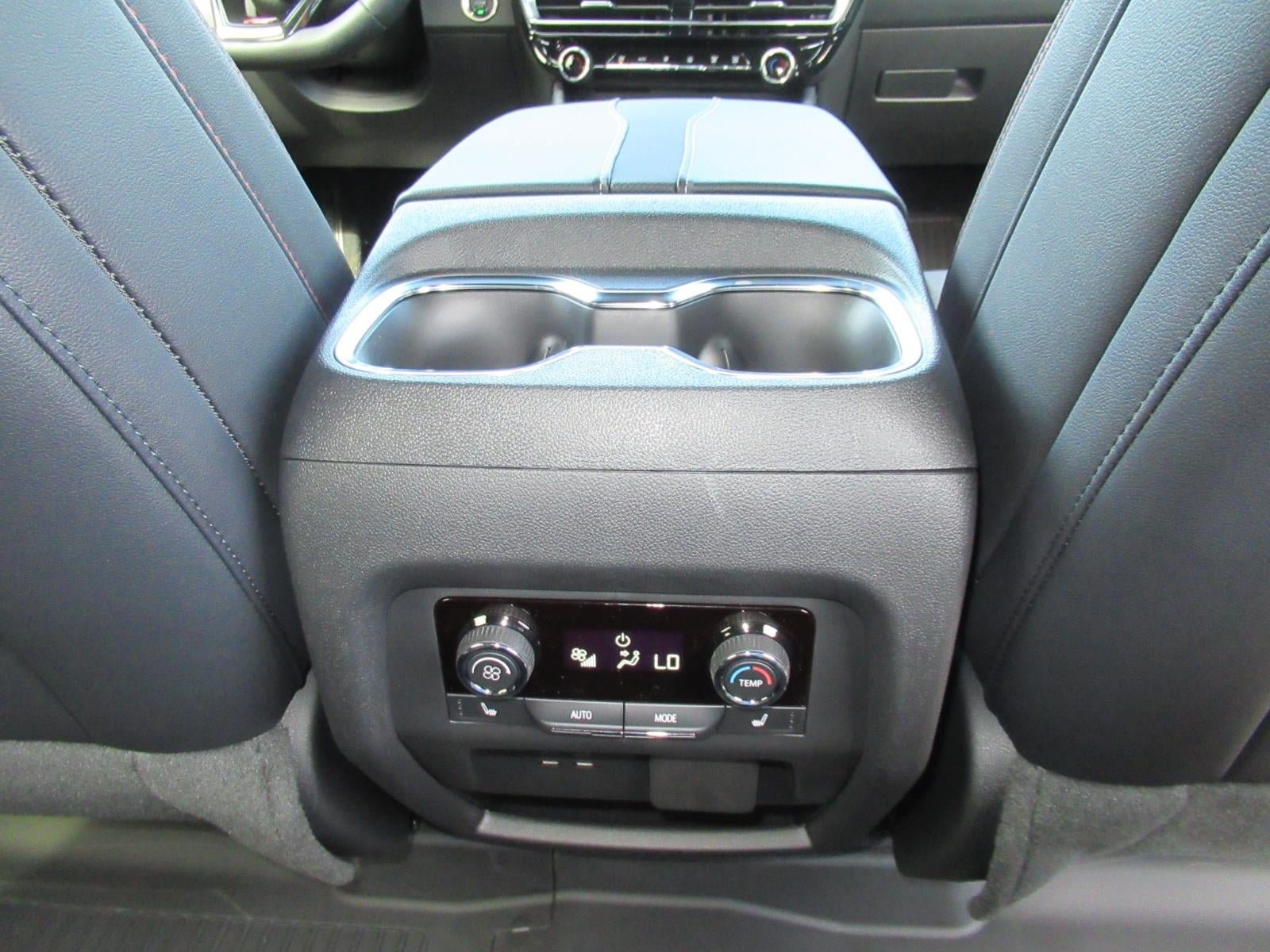 New 2026 Chevrolet Traverse RS w/ LPO, Floor Liner Package FWD image 35