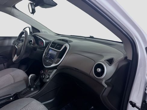 Used 2020 Chevrolet Sonic LT image 30