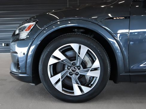 Used 2021 Audi e-tron Premium w/ Convenience Plus Package image 5