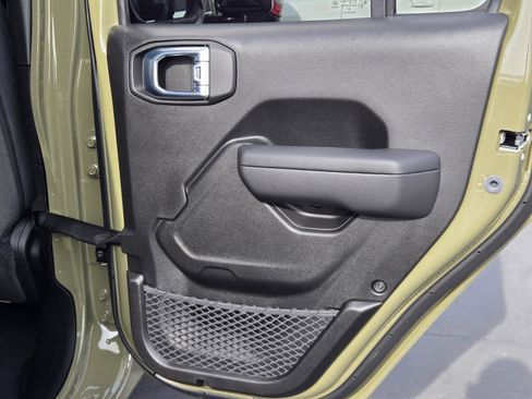 New 2026 Jeep Gladiator Sport image 32