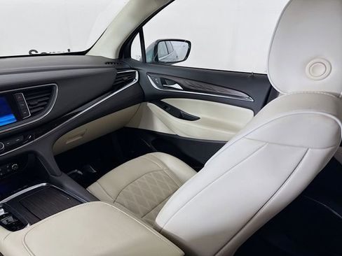 Used 2023 Buick Enclave Avenir w/ Avenir Technology Package image 28