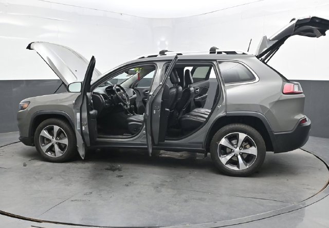 Used 2020 Jeep Cherokee Limited FWD image 55
