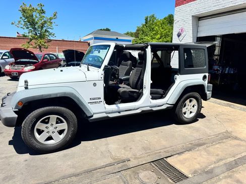 Used 2011 Jeep Wrangler Unlimited Sport AWD/4WD image 11