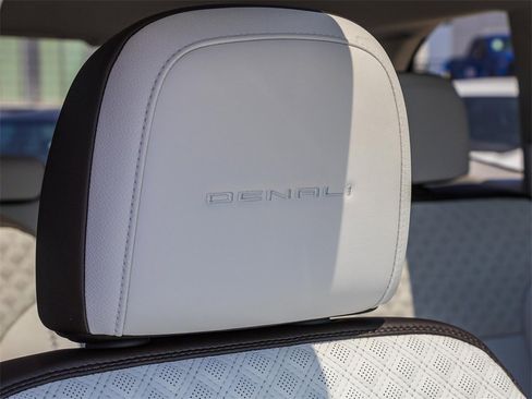 New 2025 GMC Acadia Denali w/ Super Cruise Package image 10