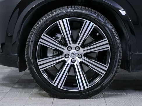 Certified 2024 Volvo XC90 T8 Ultimate w/ Lounge Package image 43