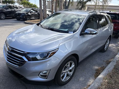 Used 2019 Chevrolet Equinox Premier image 2