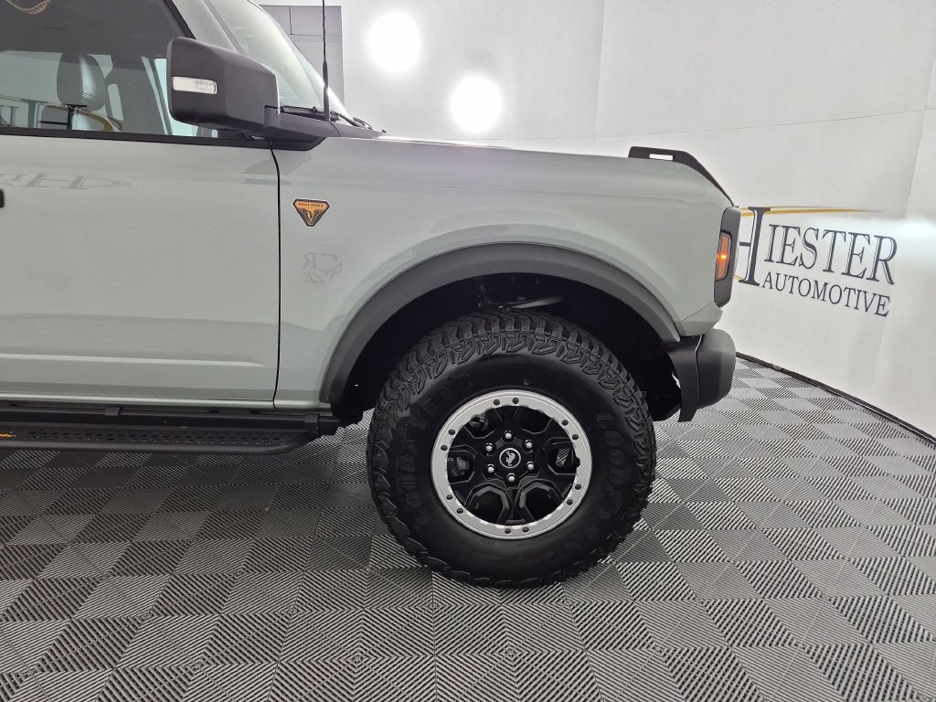 Used 2023 Ford Bronco Badlands AWD/4WD image 10