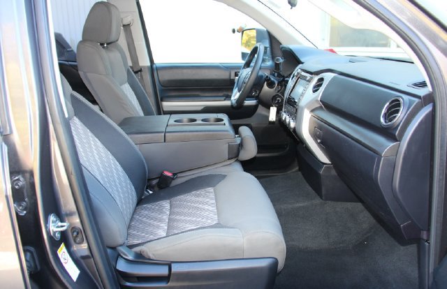 Used 2018 Toyota Tundra SR5 AWD/4WD image 35