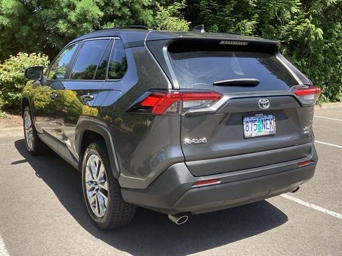 Used 2021 Toyota RAV4 XLE Premium AWD/4WD image 9