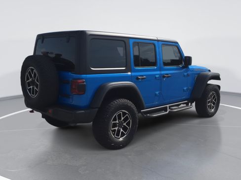 Used 2024 Jeep Wrangler Unlimited Rubicon w/ Convenience Group AWD/4WD image 3