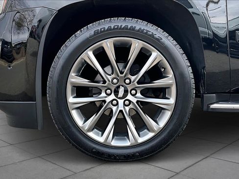 Used 2020 Cadillac Escalade Luxury w/ Escalade Sport Edition image 11