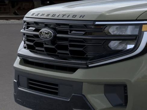 New 2025 Ford Expedition Max Platinum w/ Stealth Appearance Package image 17