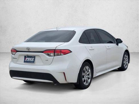 Used 2022 Toyota Corolla LE image 5