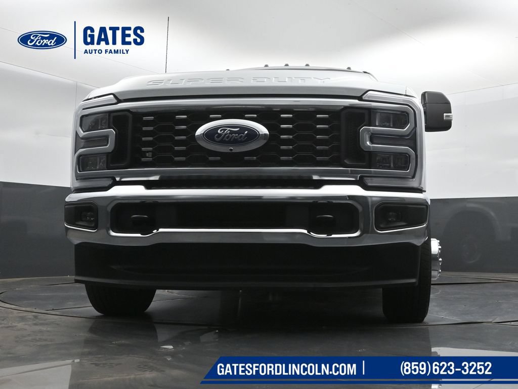 Used 2025 Ford F350 Lariat AWD/4WD image 40